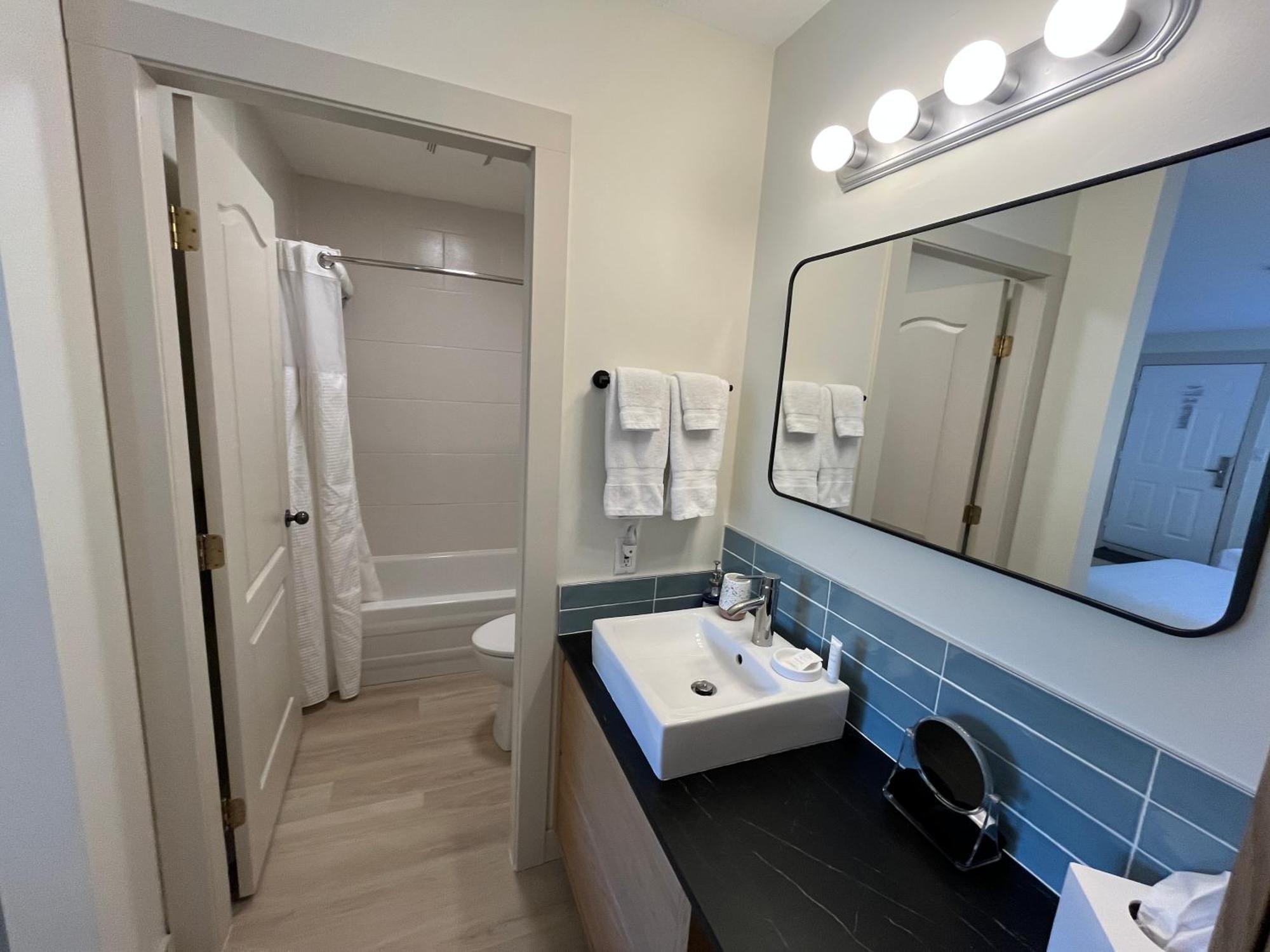 Lakeside Villa Inn&Suites Penticton Esterno foto